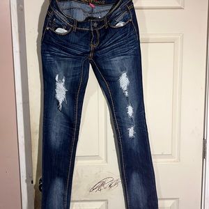 Almost famous jeans use only one time in great condition
